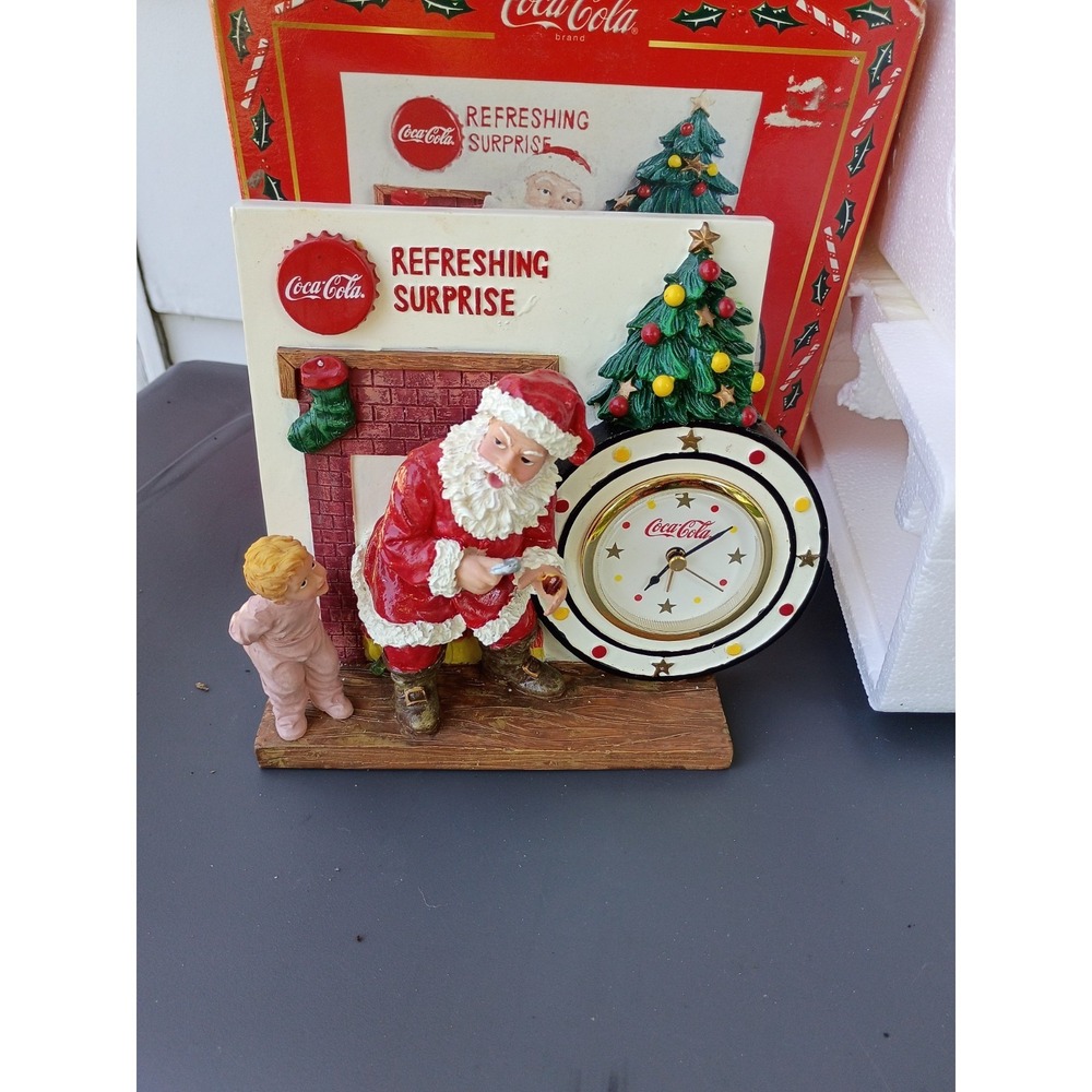 Coco Cola Christmas Refreshing Santa Figurine With Clock 1998 #4520‎